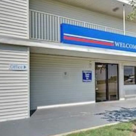 Motel 6 Chicago Southwest - Aurora Eksteriør billede