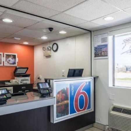 Motel 6 Chicago Southwest - Aurora Eksteriør billede