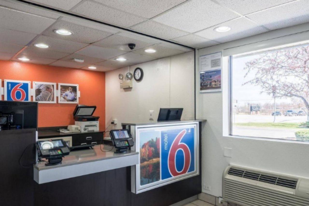 Motel 6 Chicago Southwest - Aurora Eksteriør billede