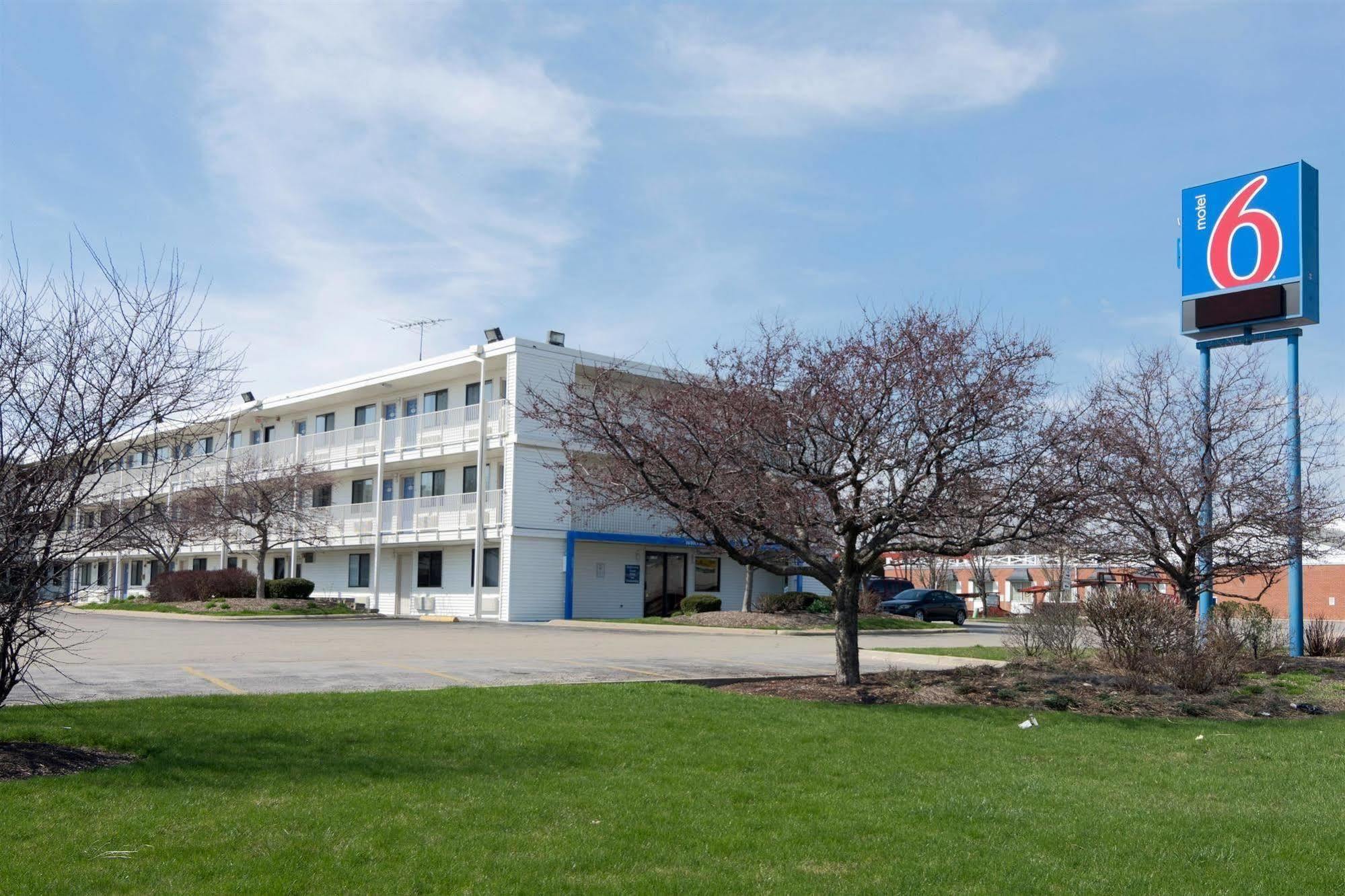 Motel 6 Chicago Southwest - Aurora Eksteriør billede