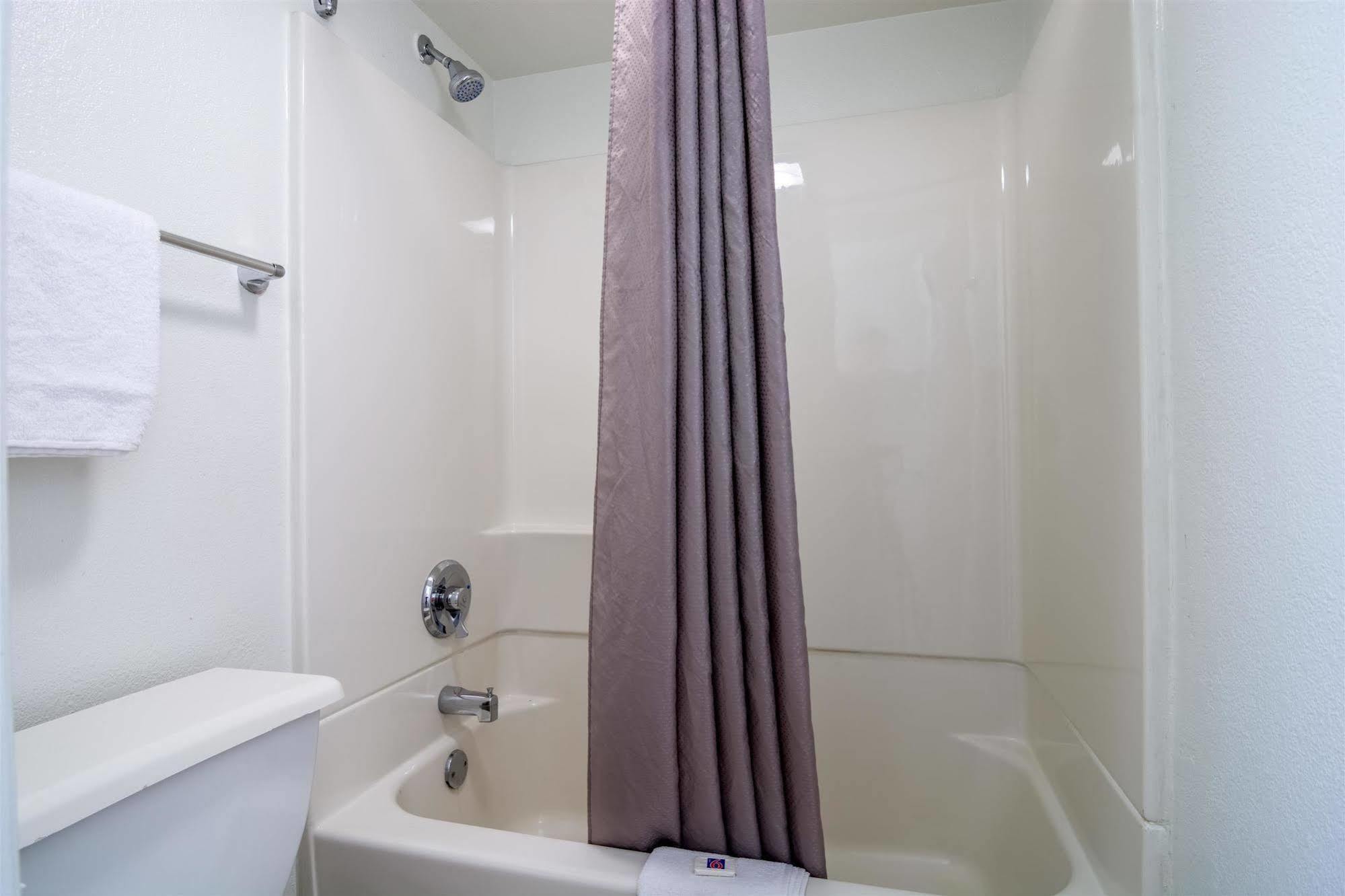 Motel 6 Chicago Southwest - Aurora Eksteriør billede